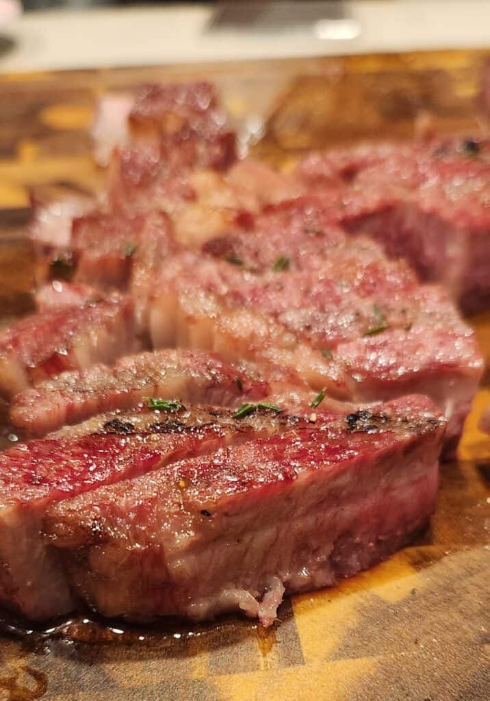 a5-wagyu-steak-cooked