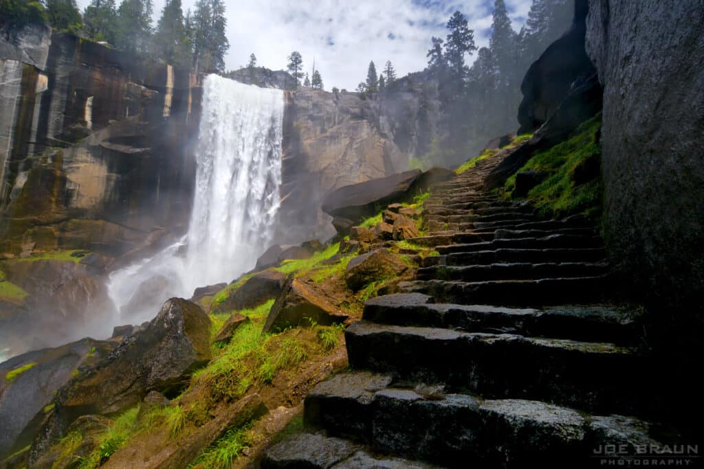 Outdoor-mist-trail-hike-yosemitev2